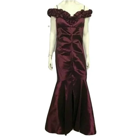 r&m richards burgundy dress Green Velvet Maxi Bodycon Dress – Scarlett & Jo